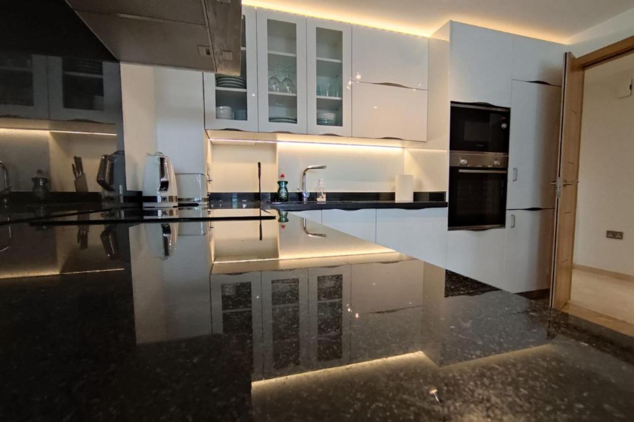 Seaside Serenity Oasis - High Floor - Stunning Views Gibraltar Luaran gambar